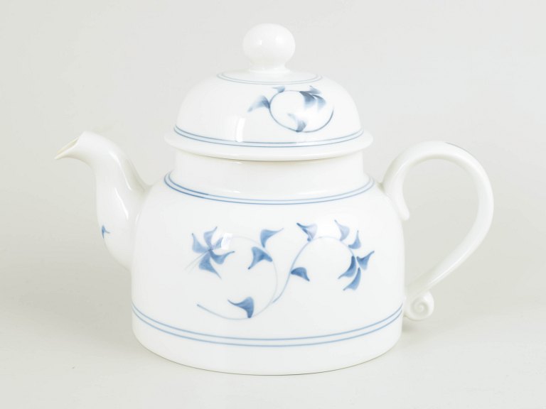 Royal CopenhagenNoblesse teapot, 1980s.