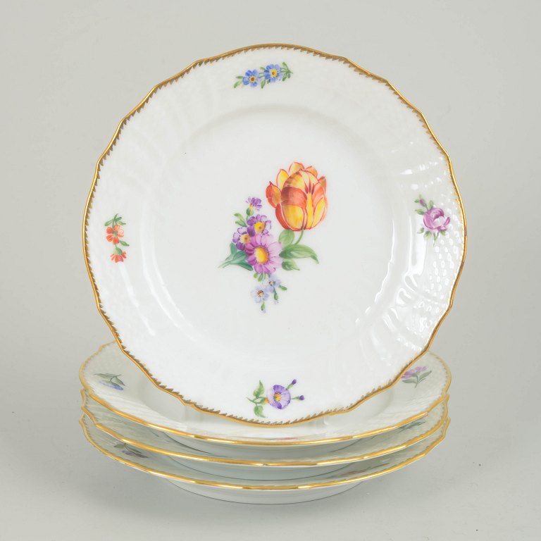 Royal Copenhagen, light Saxon Flower, set of 4 cake plates.