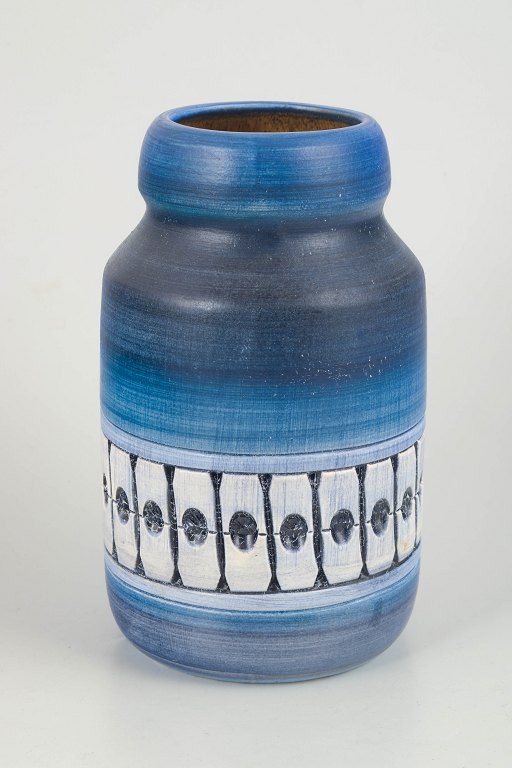Beit Hayotser Ltd., vase.