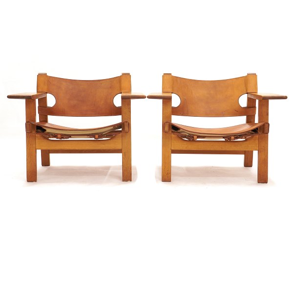Pair of early Børge Mogensen Spanish Chairs with patinated oak and leather