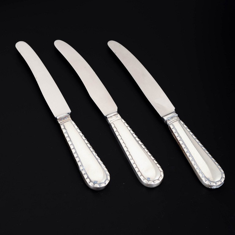 Georg Jensen, set of three knives Beaded.