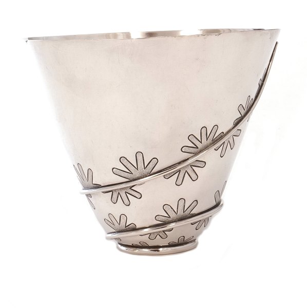 Silberschale von Oluf Stæhr Nielsen für A. Michelsen. H: 10cm