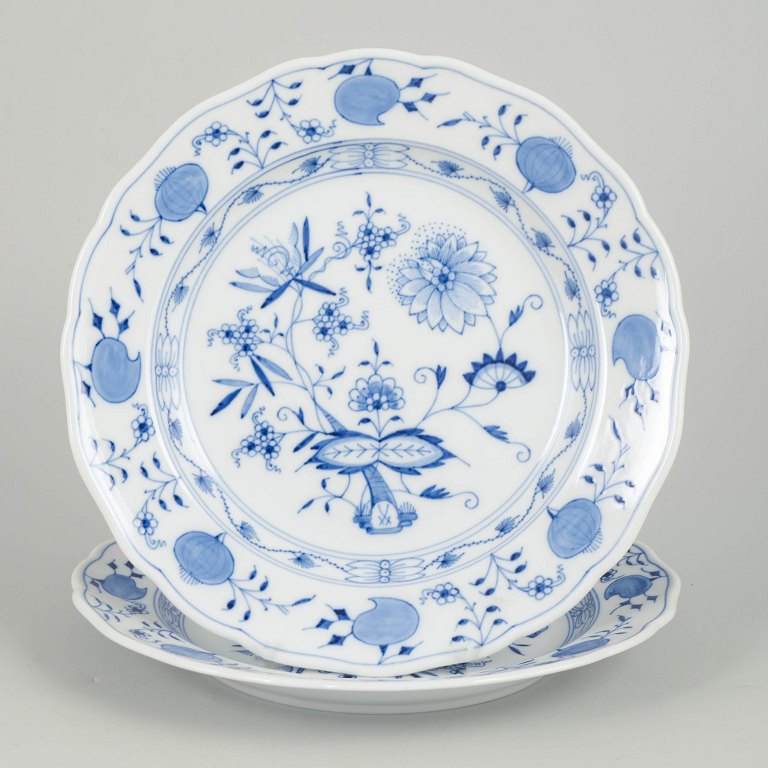 Meissen Blue Onion, set of two dinner plates.