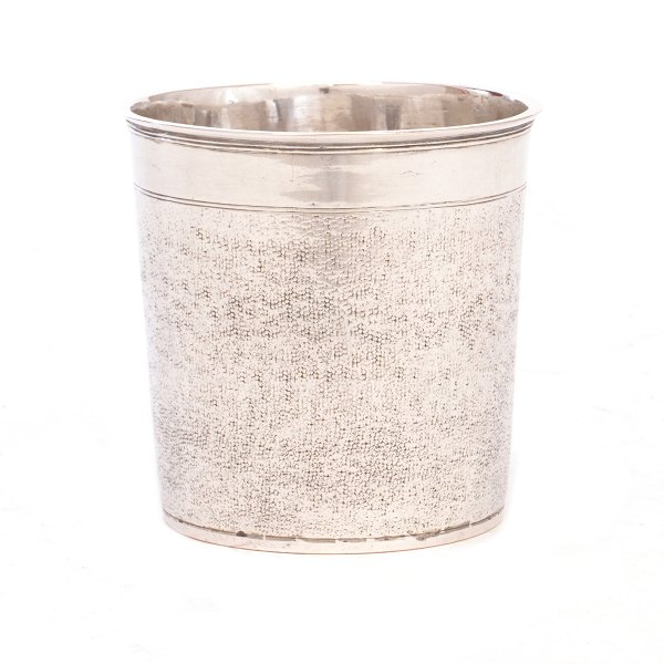 Baroque Silver cup dated 1671. H: 8cm. W: 138gr