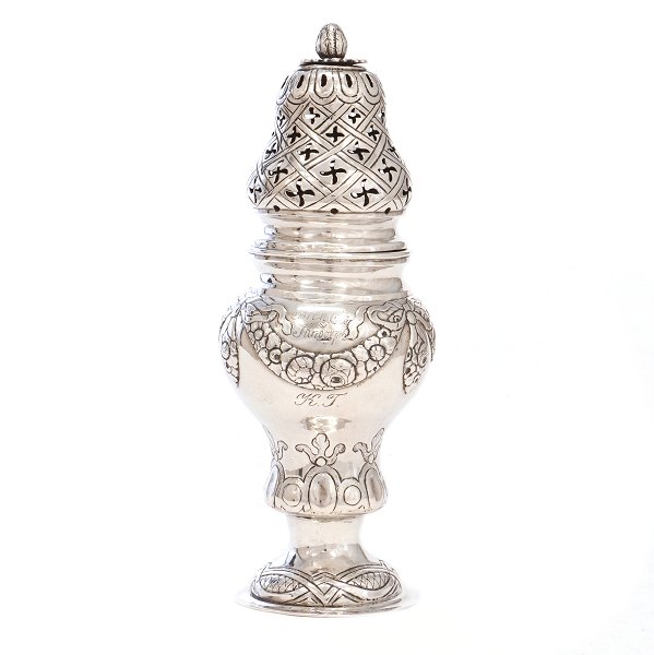 Danish Louis XVI silver sugar caster by Christian Hosøe, Copenhagen, dated 1778. H: 18,5cm