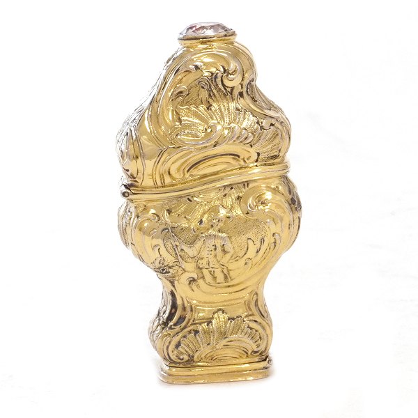 Danish gilt silver vinaigrette by  P. J. Griis, Copenhagen, circa 1765. H: 7cm