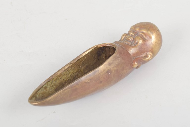 Kinesisk bronzeske eller te-øse.