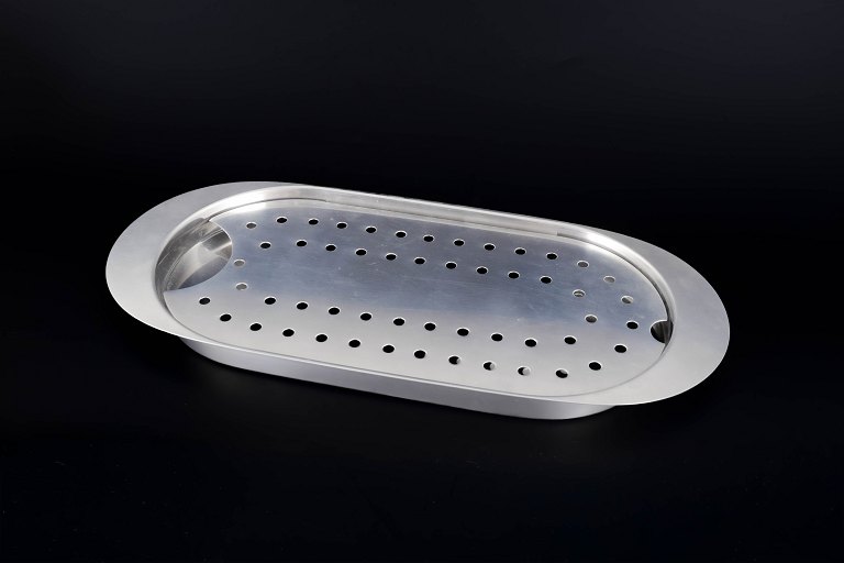 Arne Jacobsen for Stelton, Cylinda-line fiskefad med rist.